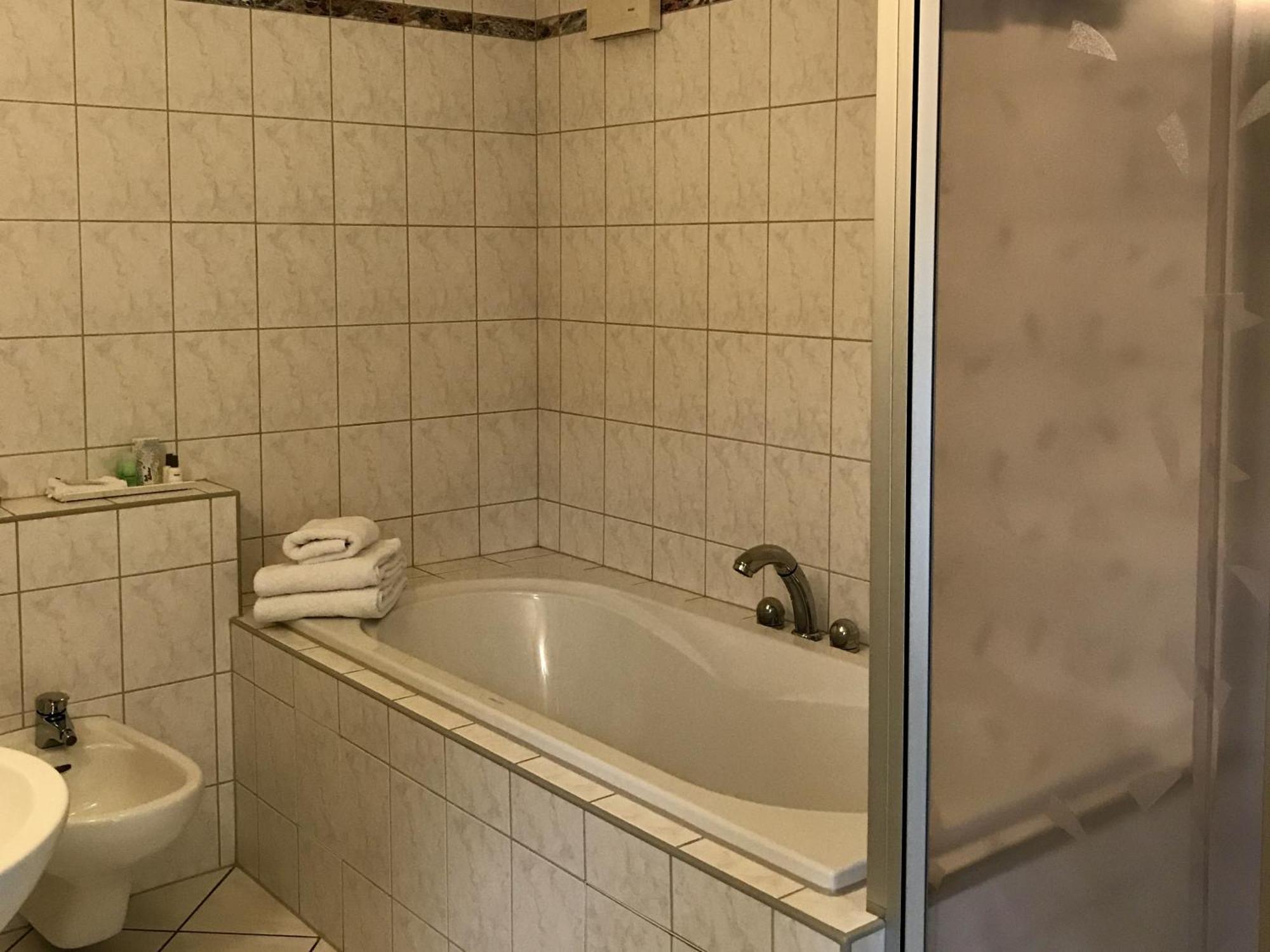 Dein Gutshof Hotel & Ferienwohnungen Görlitz Quarto foto